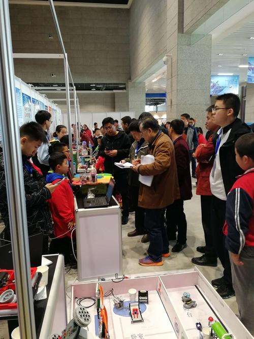 科技创新赋能教育未来——健康路小学科技教育再创佳绩暨教育科技技术开发探索